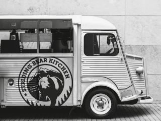 STRIDING BEAR KITCHEN